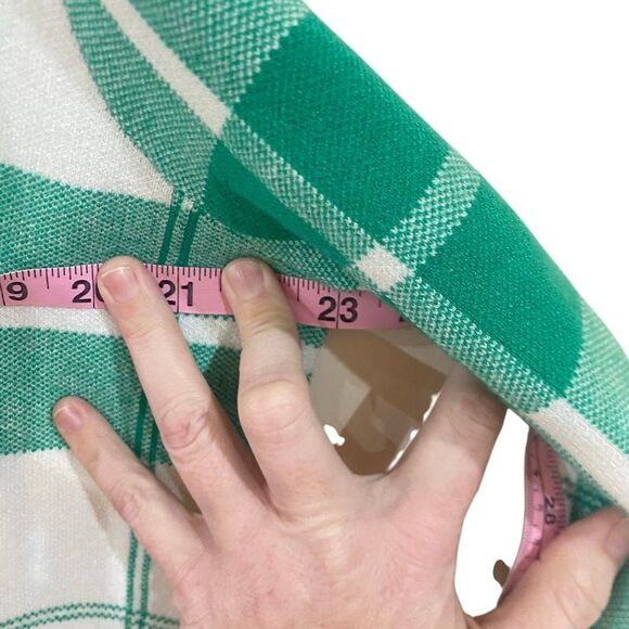 Tahari XL crew neck long sleeve sweater green and cream plaid - Picture 6 of 7